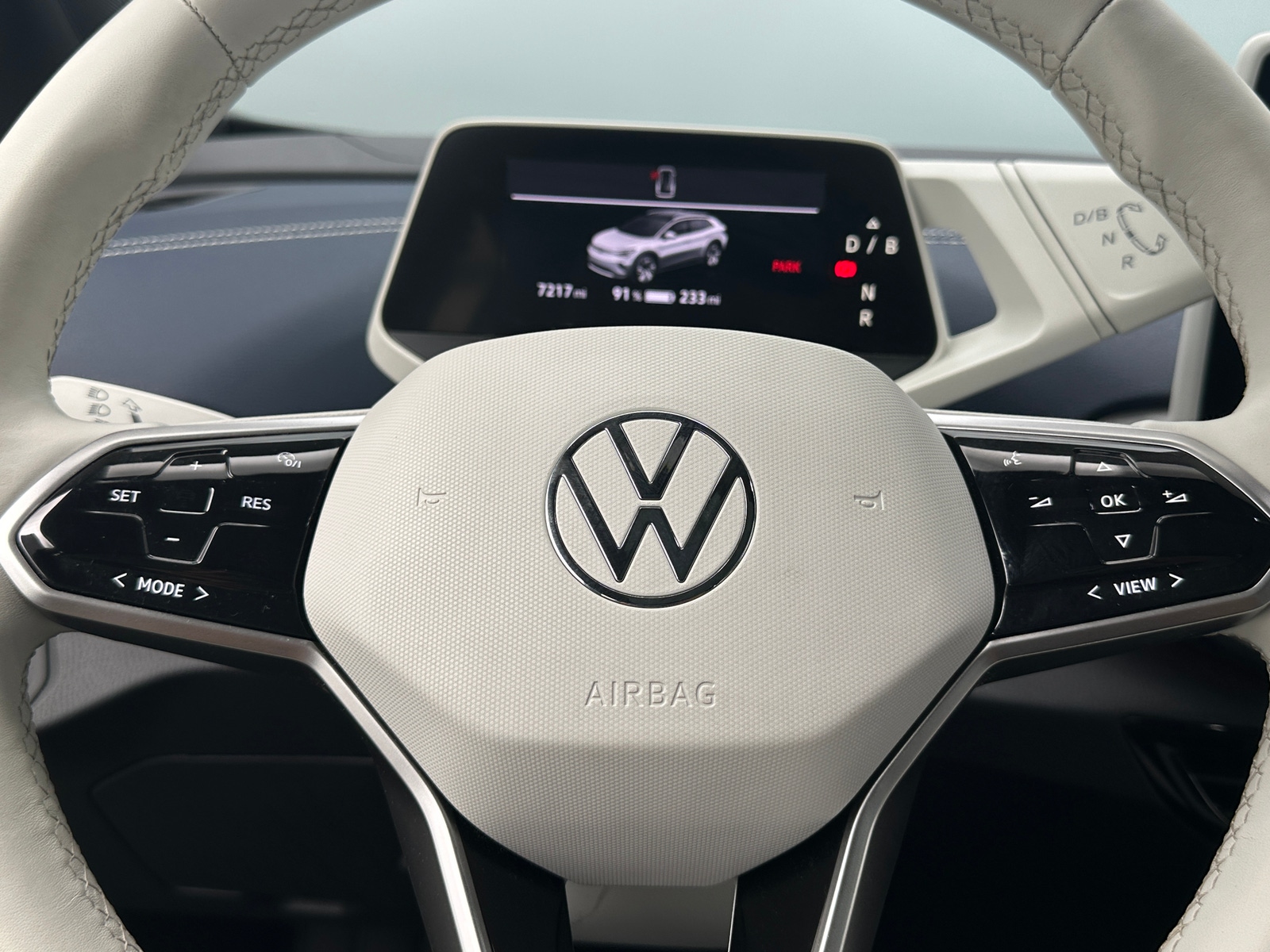 Thumbnail: 2023 Volkswagen ID.4 - 4