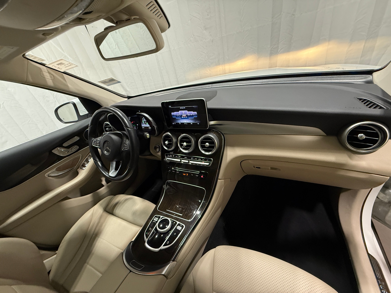 Thumbnail: 2017 Mercedes-Benz GLC - 2