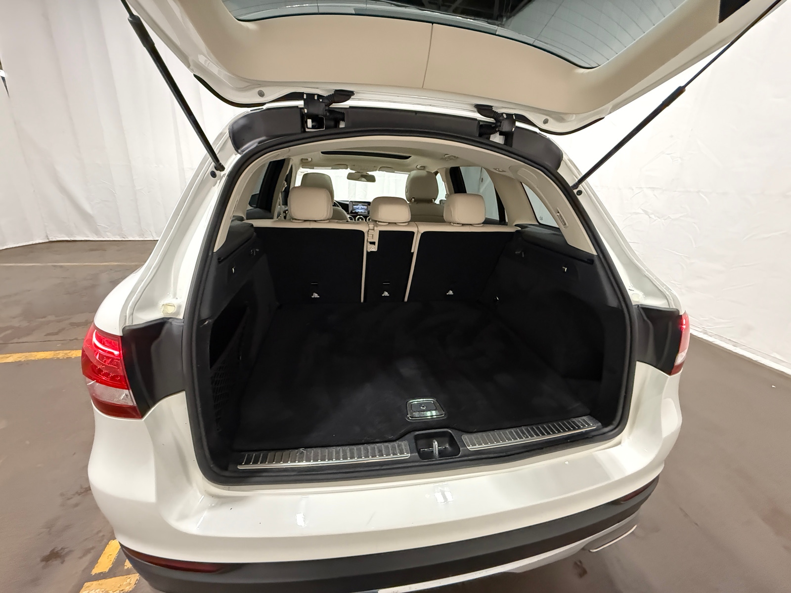 Thumbnail: 2017 Mercedes-Benz GLC - 6