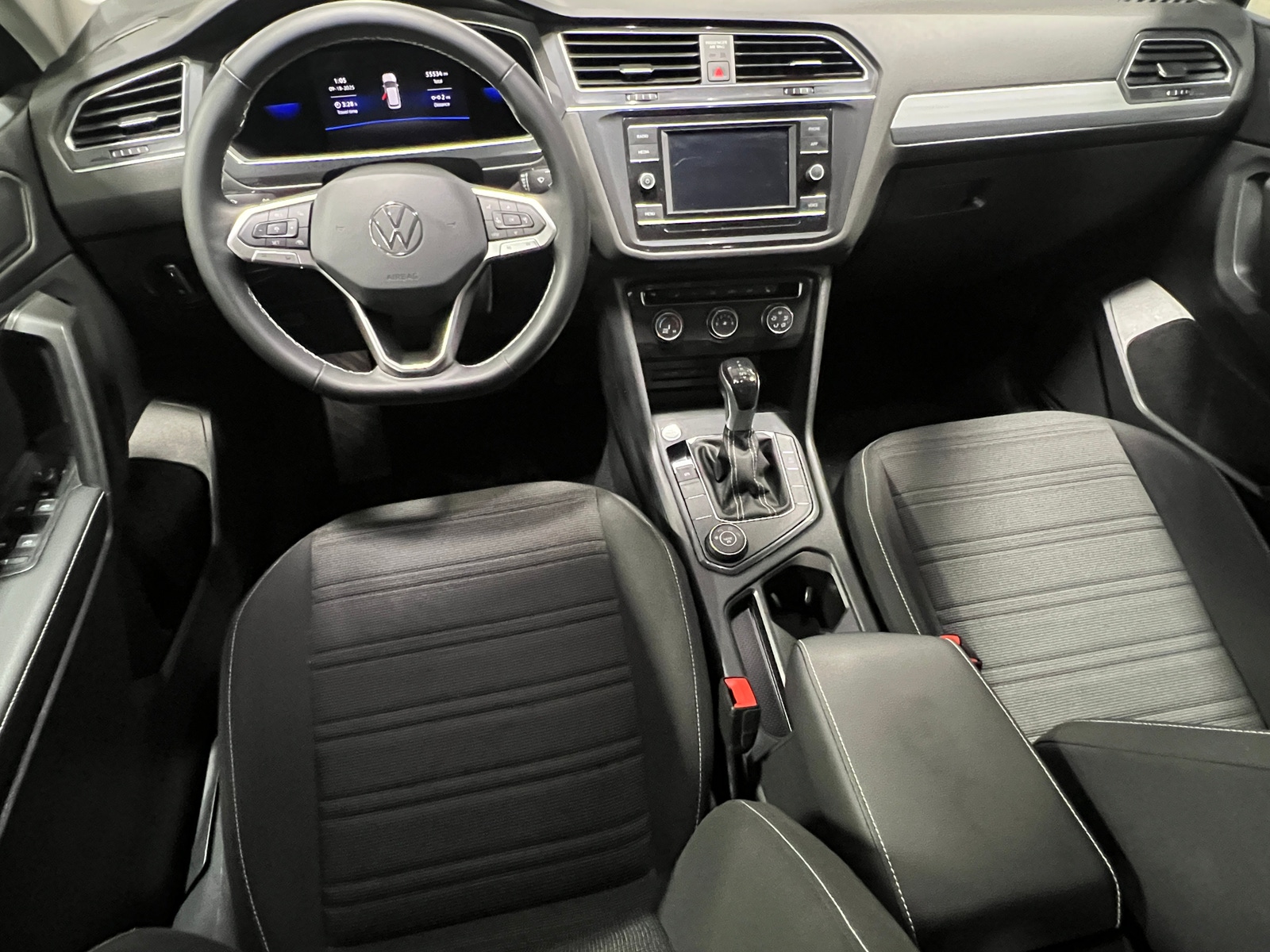 Thumbnail: 2022 Volkswagen Tiguan - 3