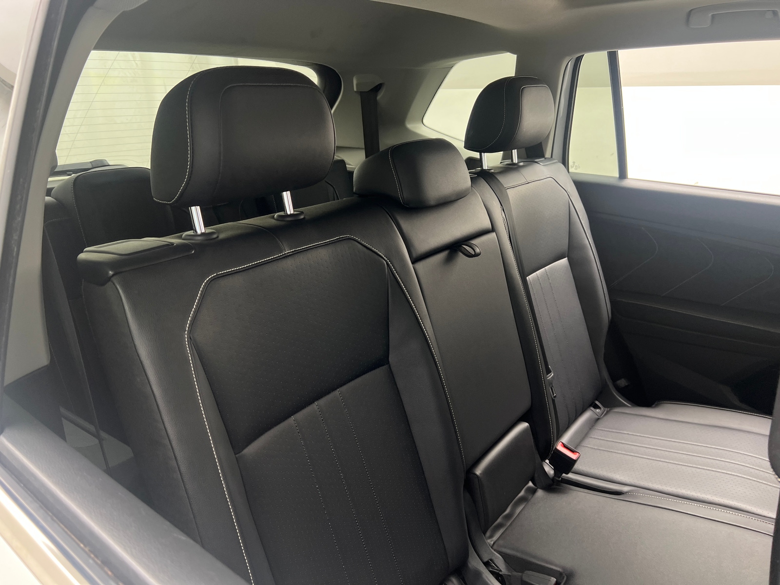Thumbnail: 2022 Volkswagen Tiguan - 5