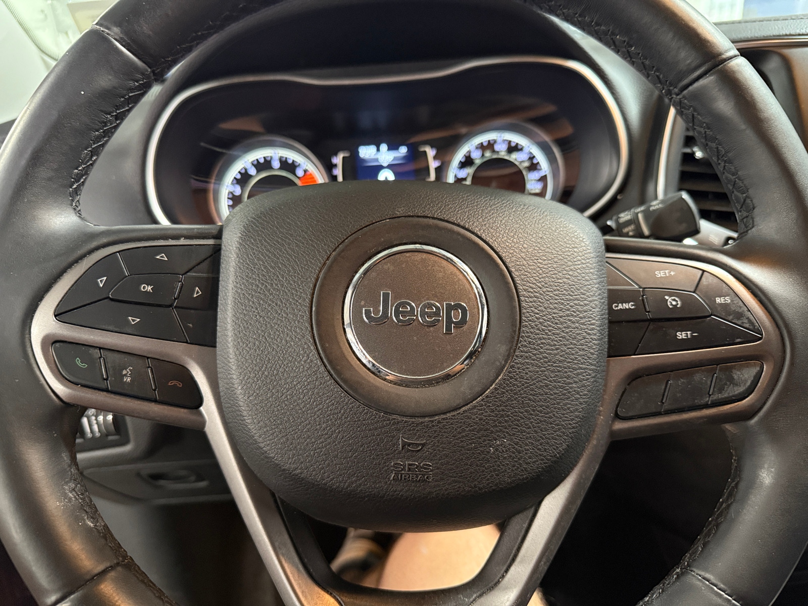 Thumbnail: 2019 Jeep Cherokee - 4