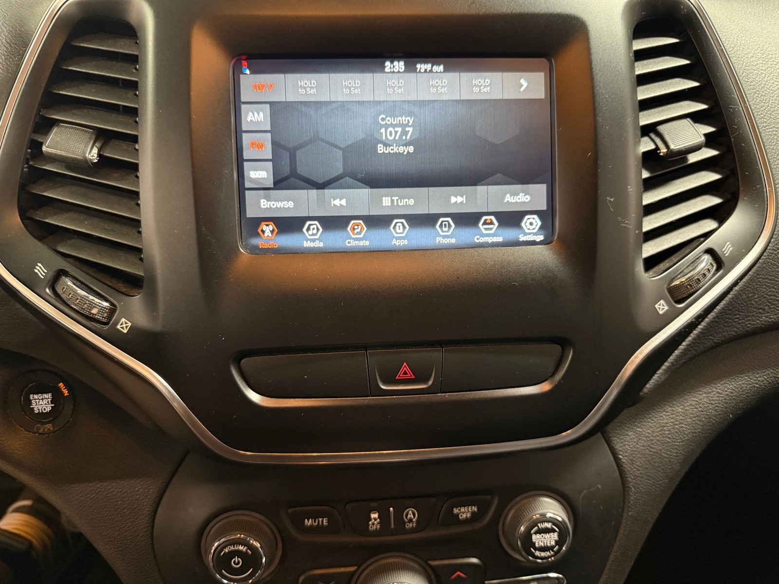 Thumbnail: 2019 Jeep Cherokee - 3
