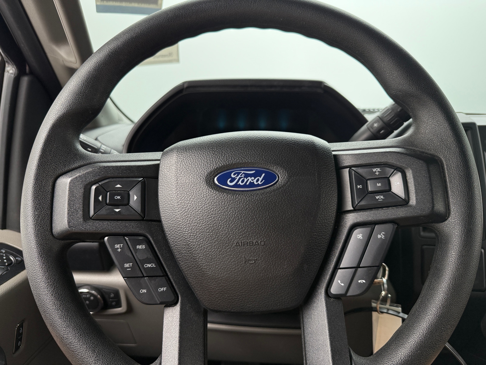 Thumbnail: 2019 Ford Econoline - 5