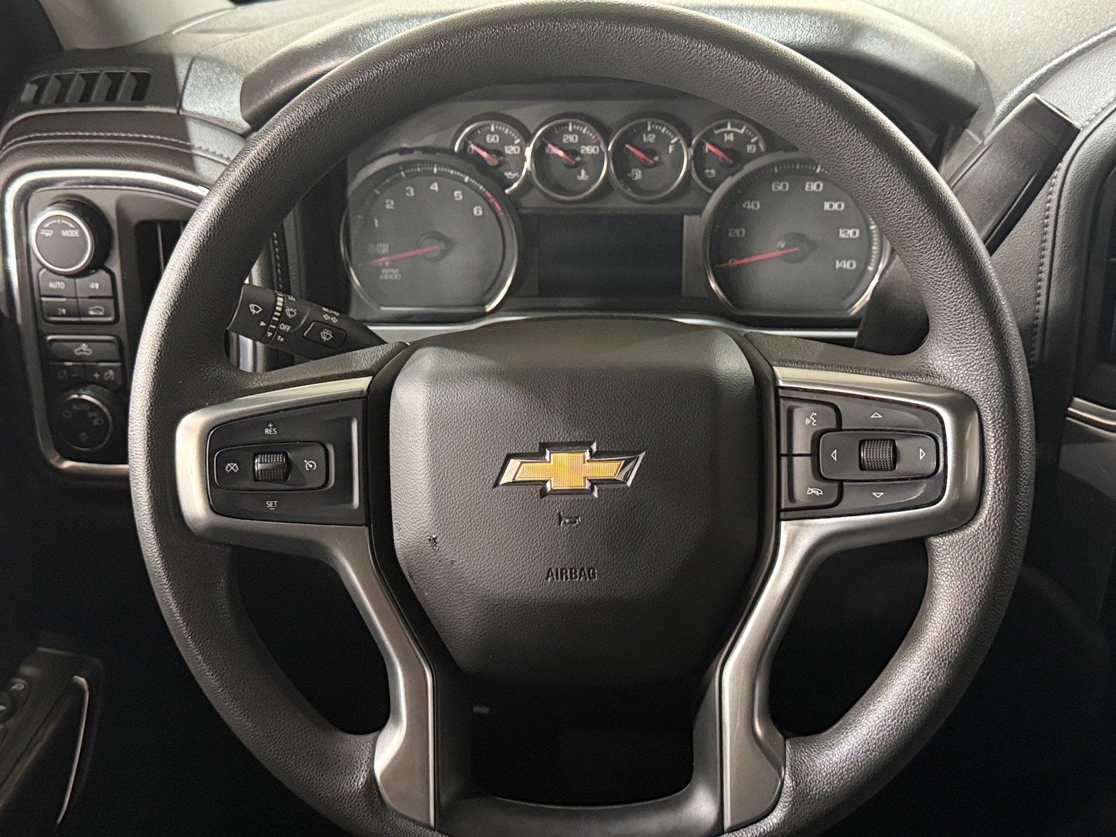 Thumbnail: 2020 Chevrolet Silverado 1500 - 5