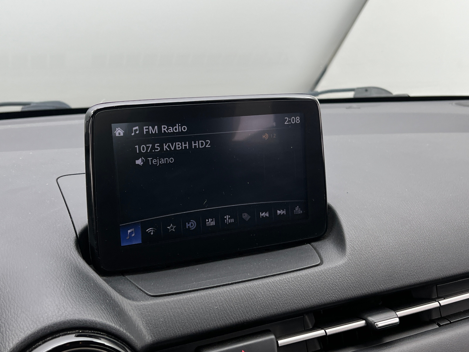 Thumbnail: 2019 Toyota Yaris - 4