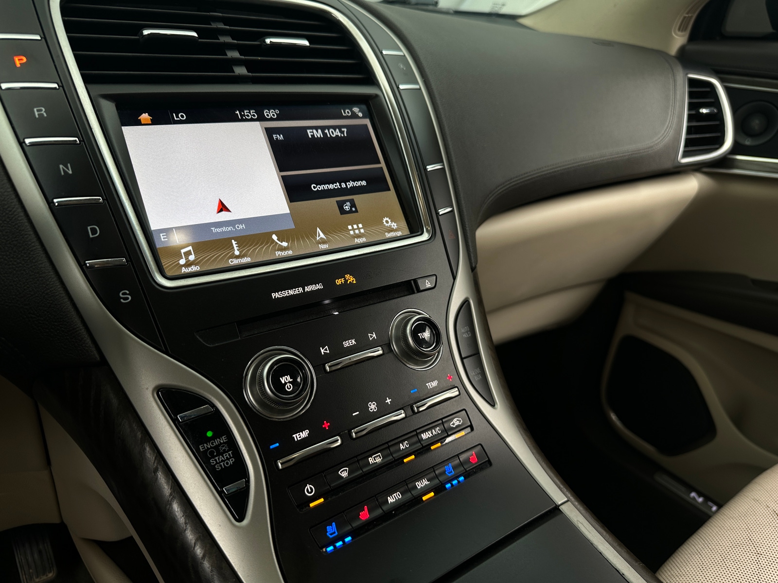 Thumbnail: 2019 Lincoln Nautilus - 3