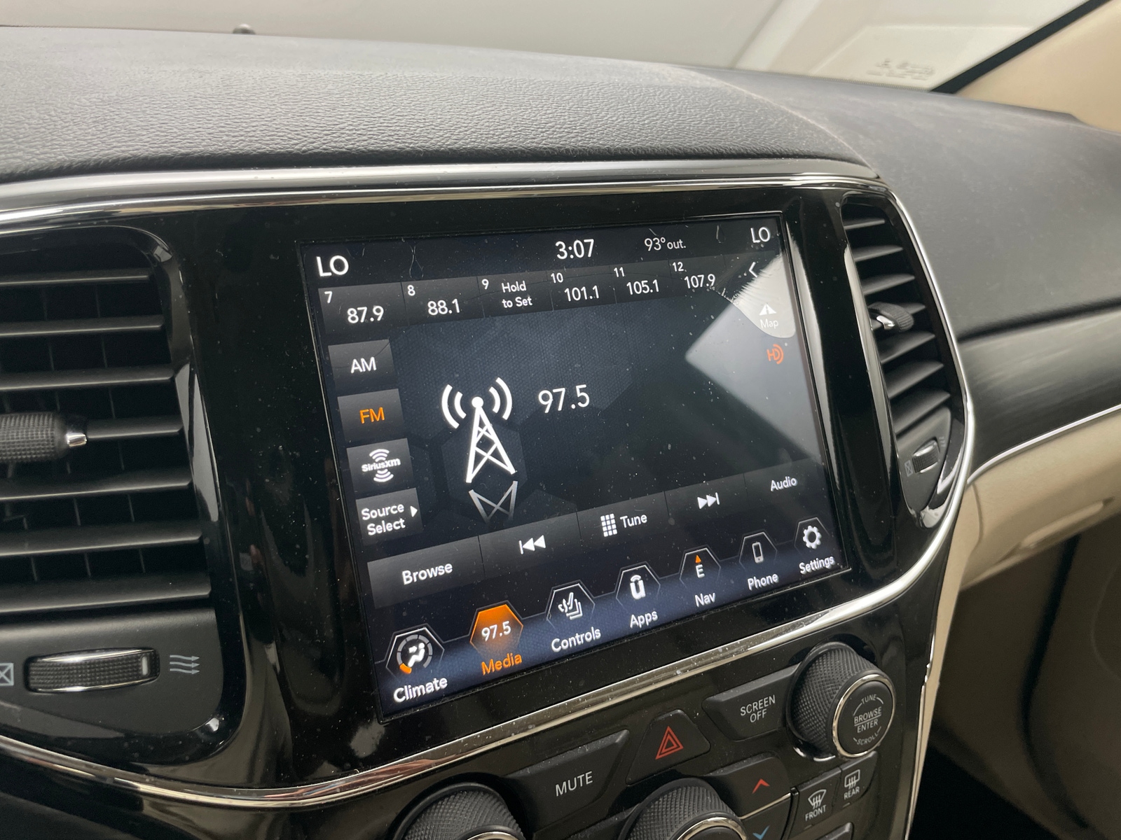 Thumbnail: 2019 Jeep Grand Cherokee - 3