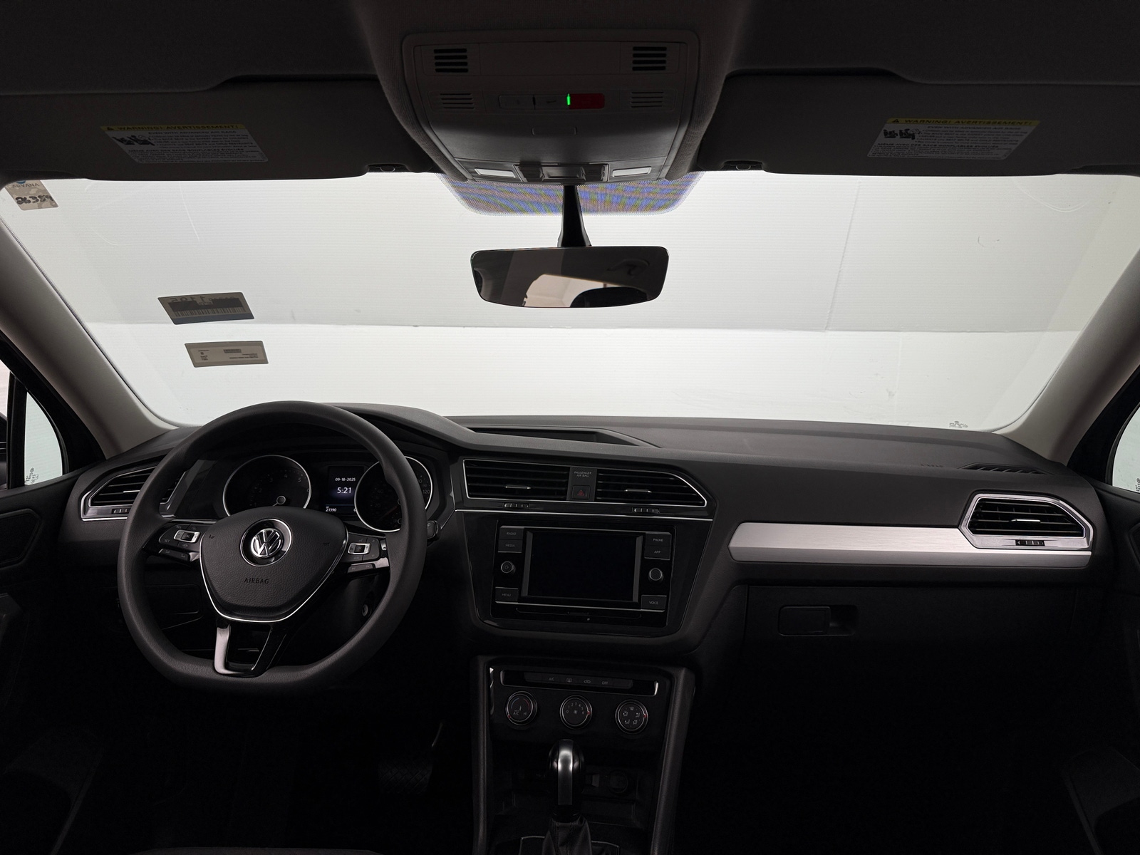 Thumbnail: 2021 Volkswagen Tiguan - 3