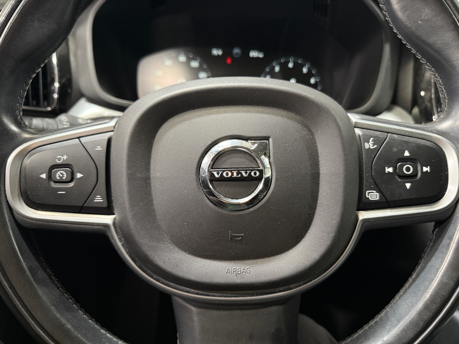 Thumbnail: 2019 Volvo XC60 - 4