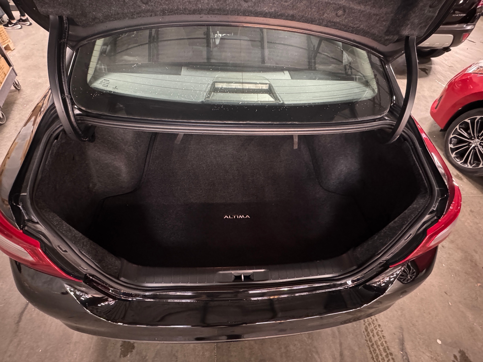 Thumbnail: 2018 Nissan Altima - 7