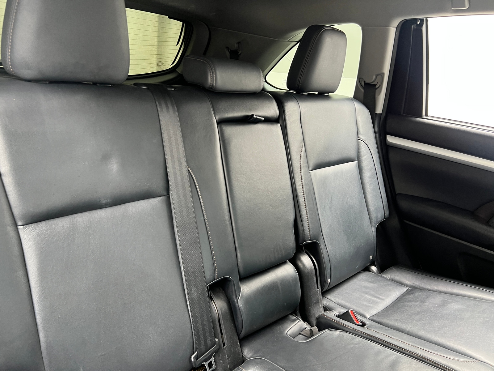 Thumbnail: 2016 Toyota Highlander - 5