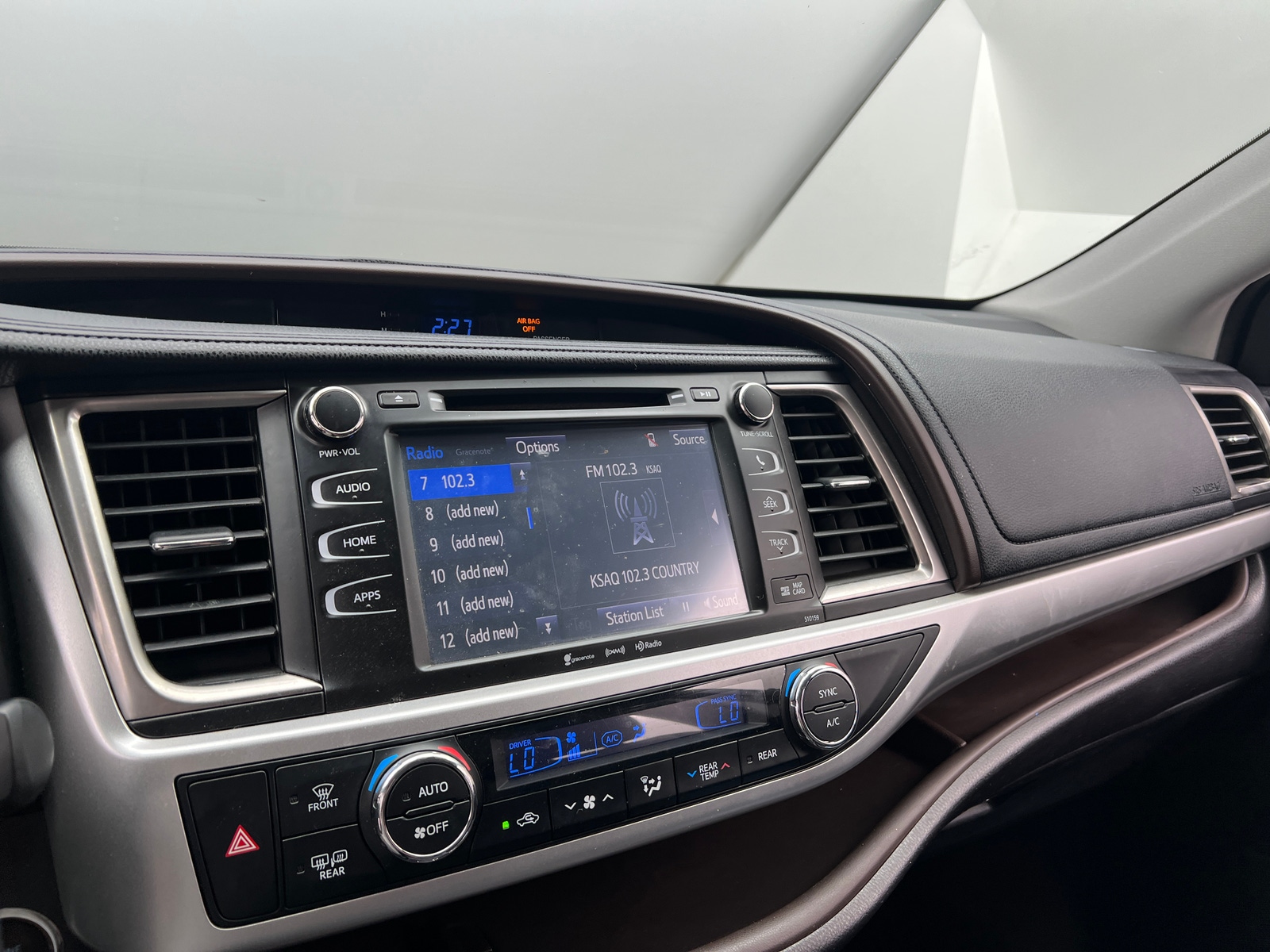 Thumbnail: 2016 Toyota Highlander - 3