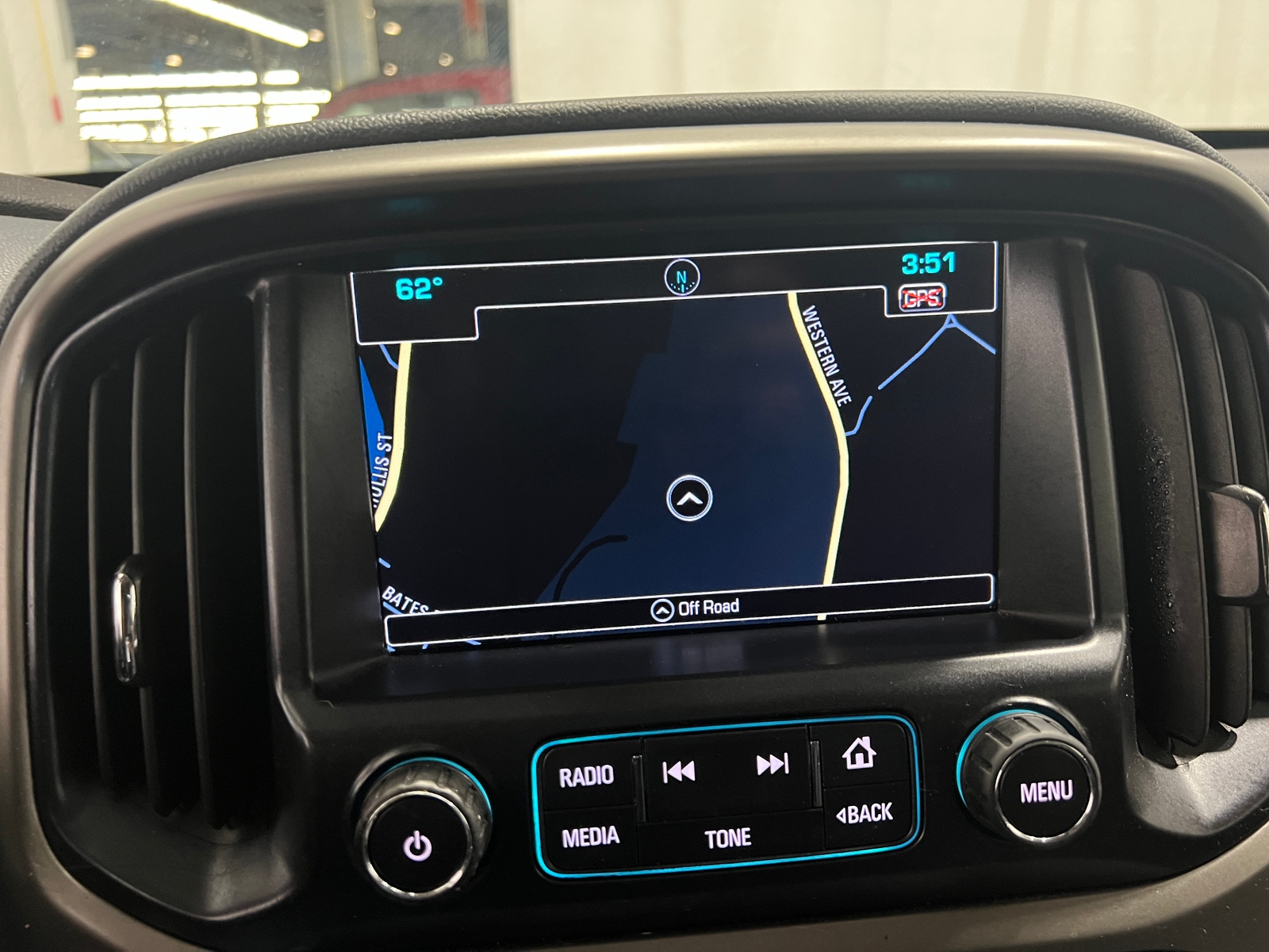 Thumbnail: 2018 Chevrolet Colorado - 3