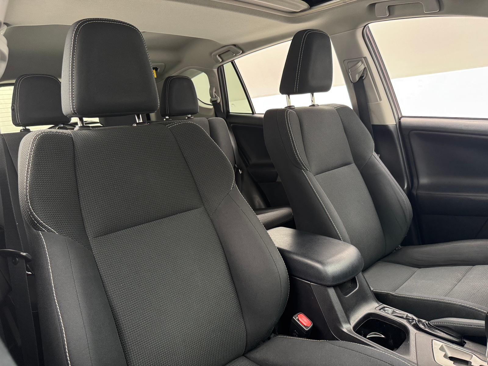 Thumbnail: 2018 Toyota RAV4 - 2