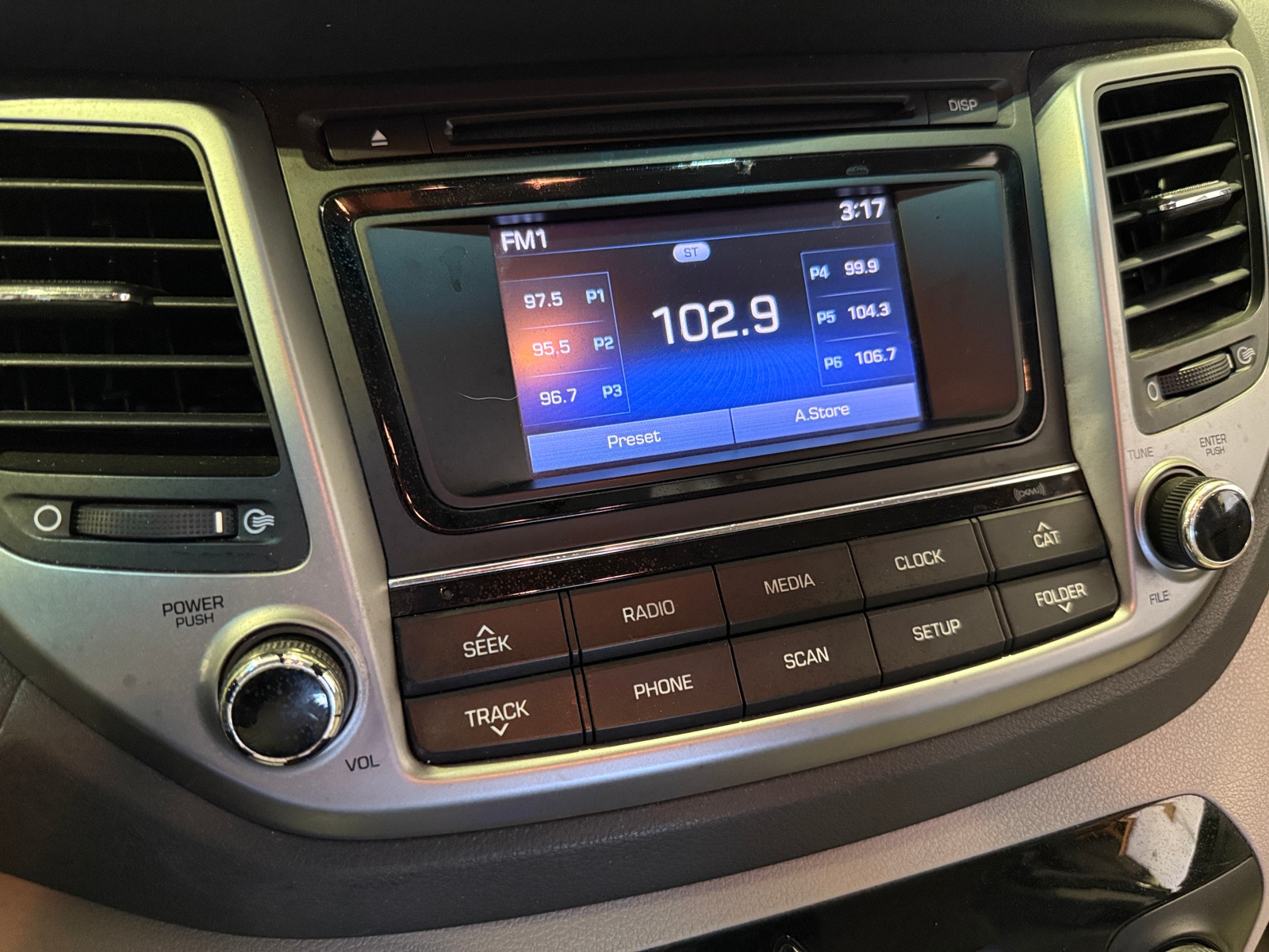 Thumbnail: 2017 Hyundai Tucson - 4