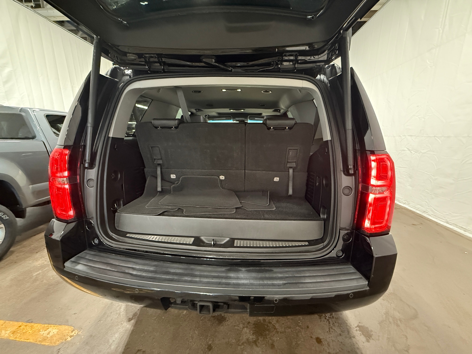 Thumbnail: 2018 Chevrolet Tahoe - 6