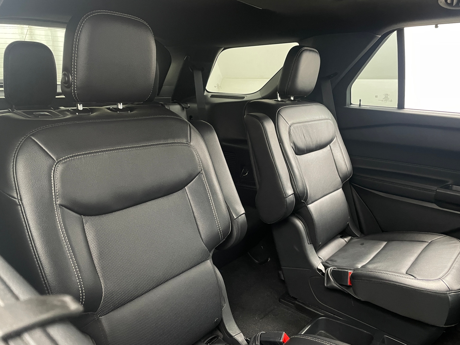 Thumbnail: 2020 Ford Explorer - 5