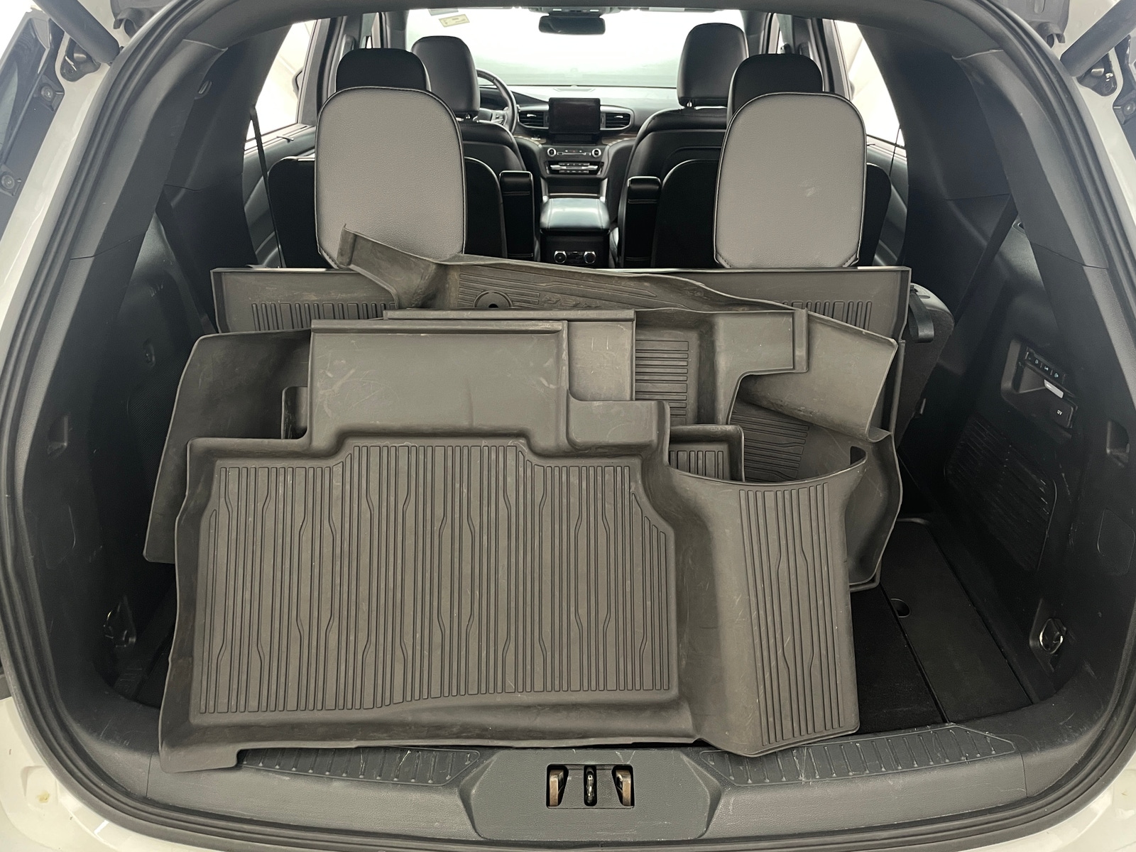 Thumbnail: 2020 Ford Explorer - 6