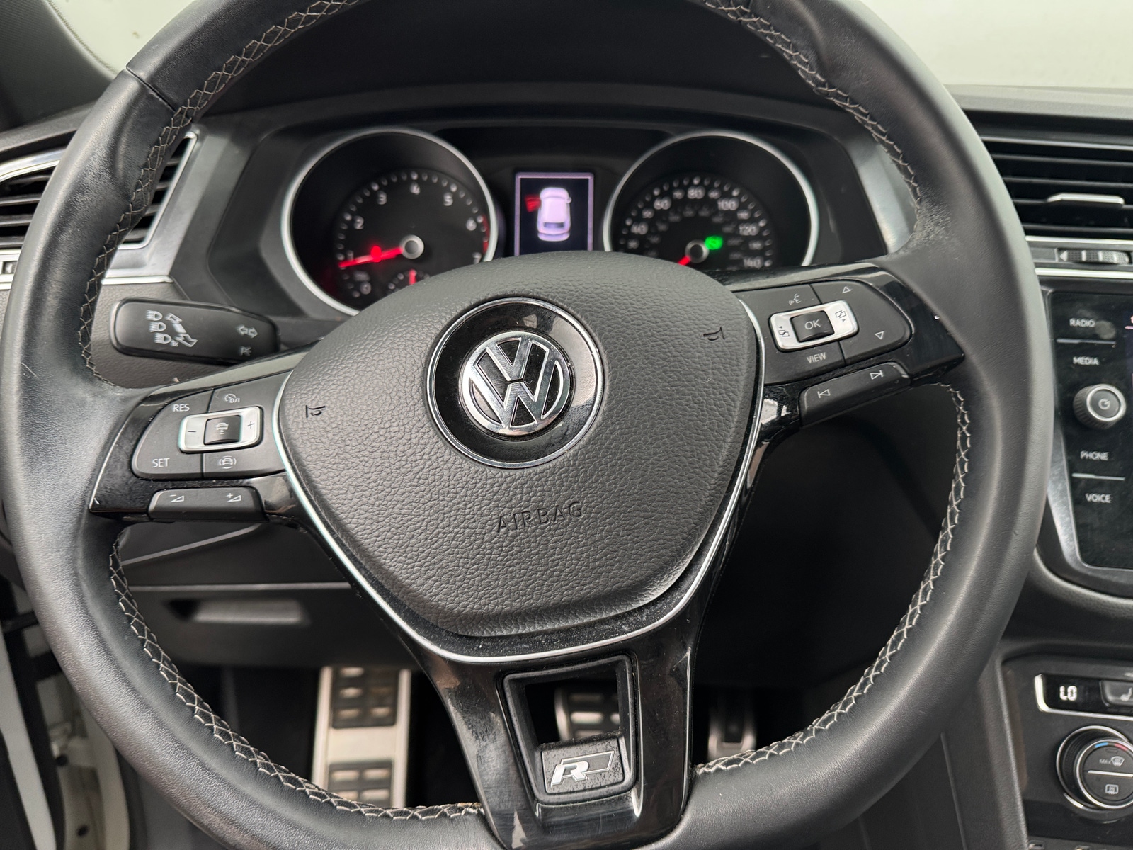 Thumbnail: 2021 Volkswagen Tiguan - 4