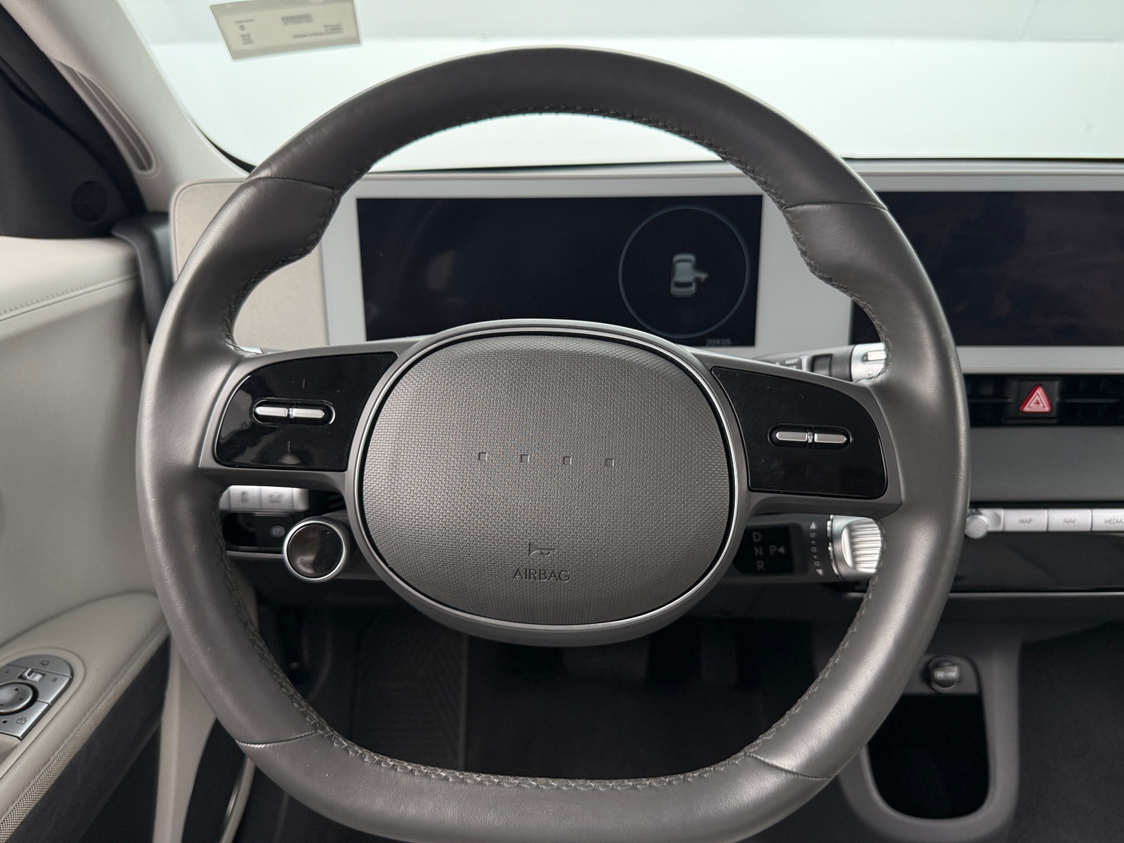 Thumbnail: 2023 Hyundai Ioniq 5 - 4