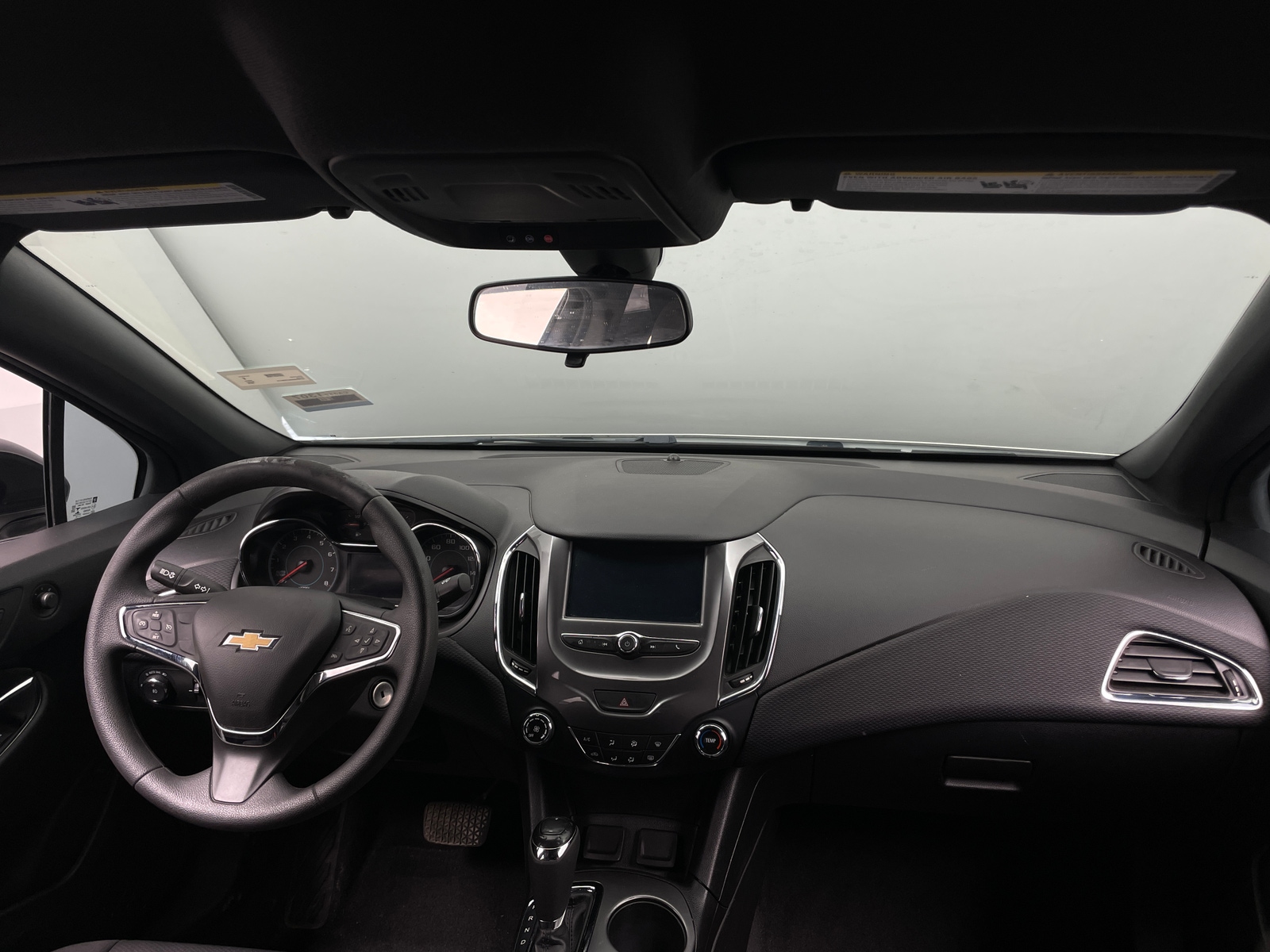Thumbnail: 2018 Chevrolet Cruze - 3