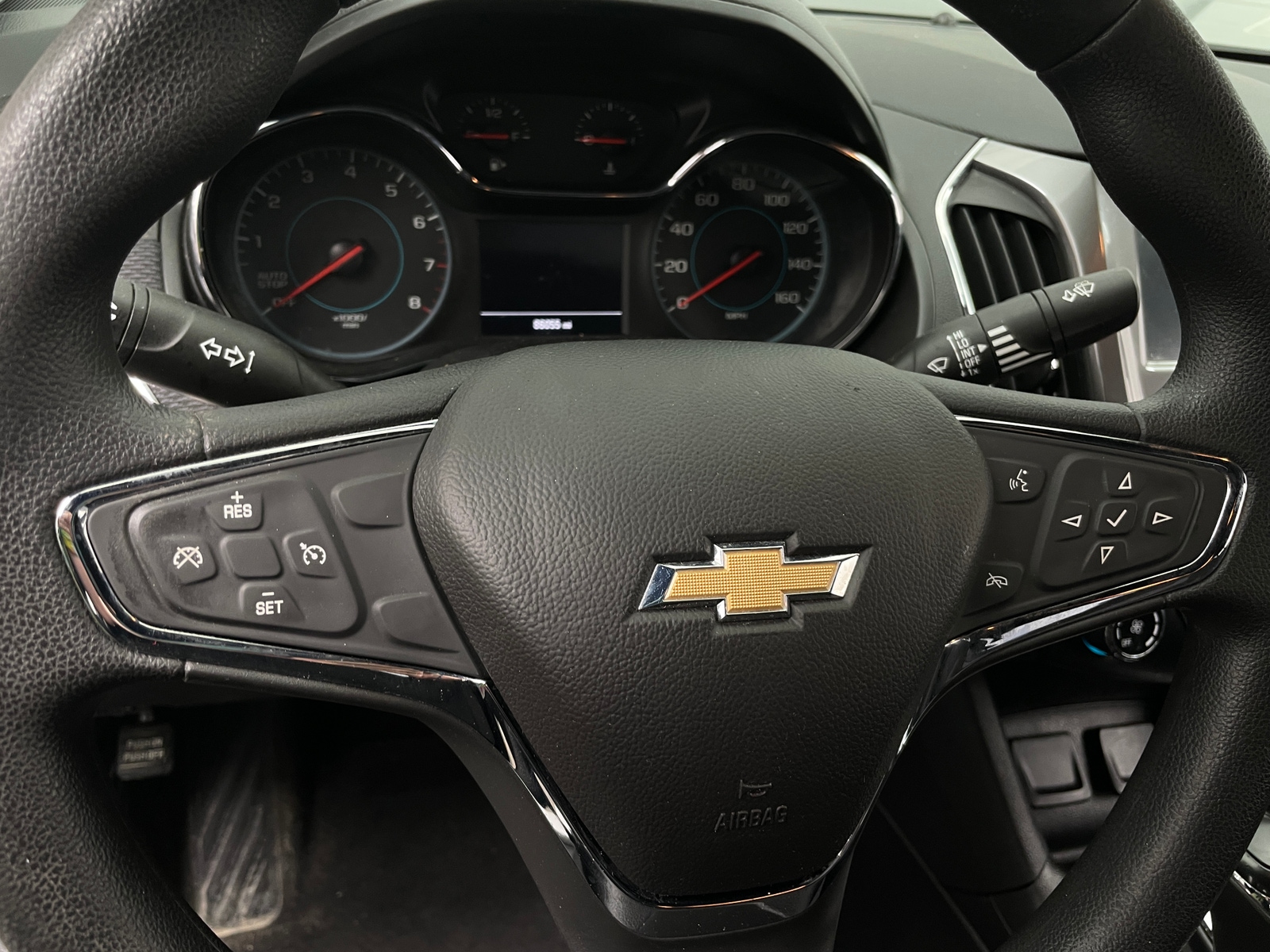 Thumbnail: 2018 Chevrolet Cruze - 5