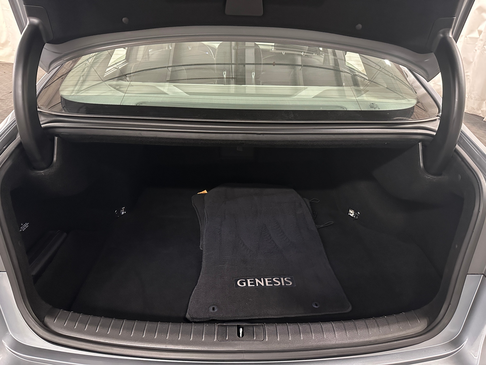 Thumbnail: 2017 Genesis G80 - 6