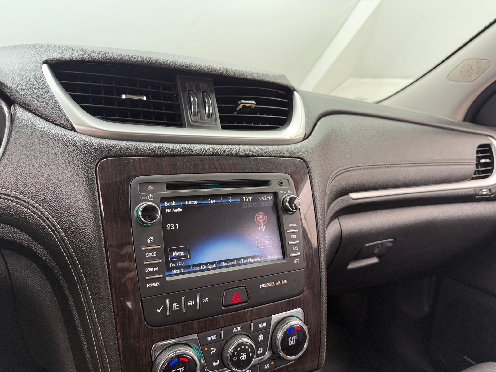 Thumbnail: 2017 Chevrolet Traverse - 4