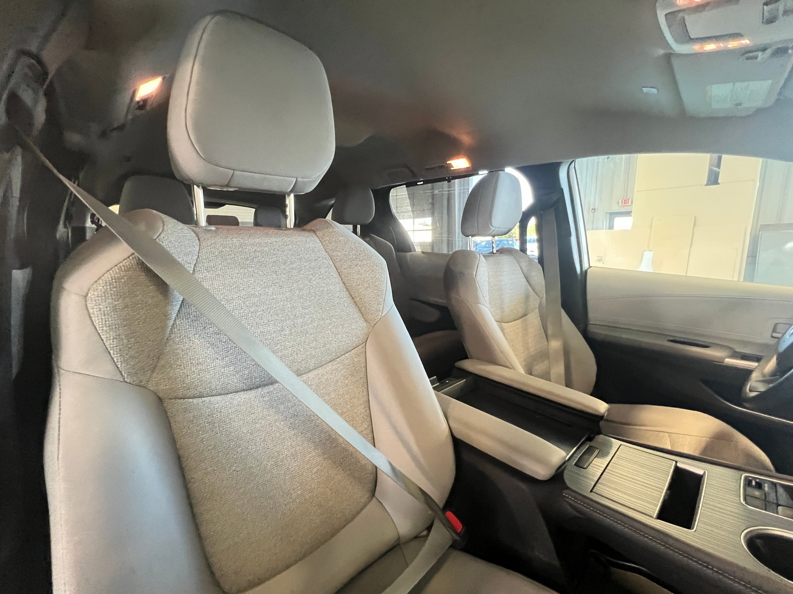 Thumbnail: 2025 Toyota Sienna - 2