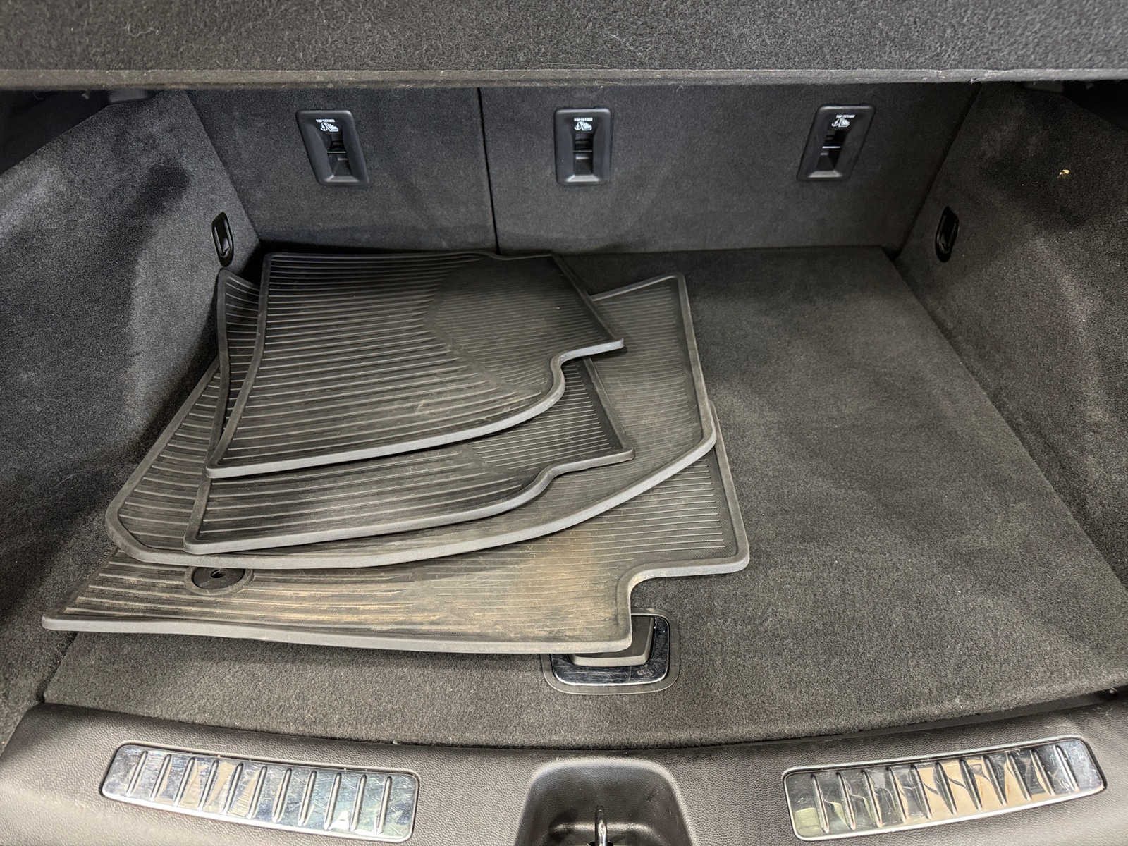 Thumbnail: 2019 Cadillac XT4 - 6