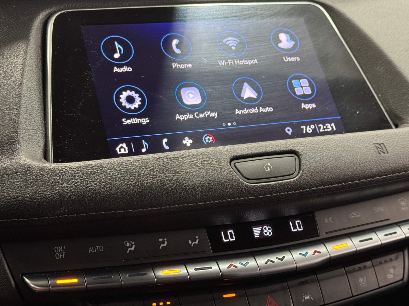 Thumbnail: 2019 Cadillac XT4 - 3