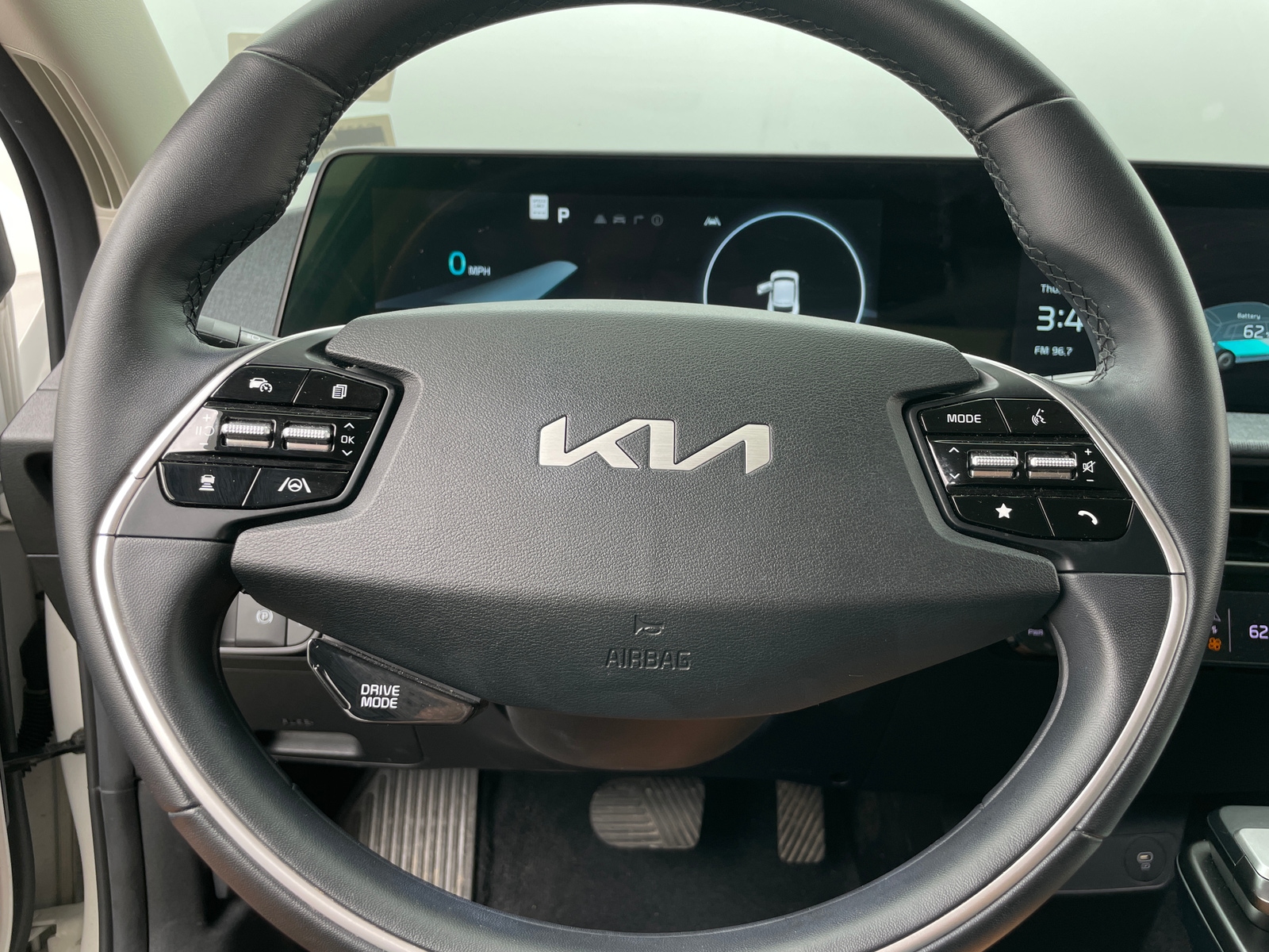 Thumbnail: 2022 Kia EV6 - 5