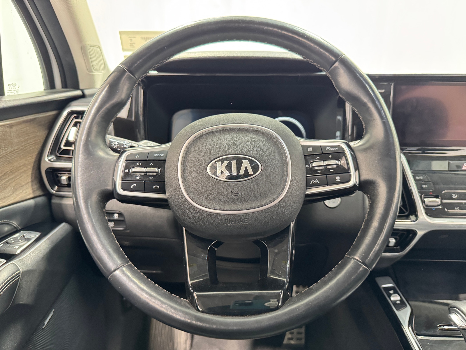 Thumbnail: 2021 Kia Sorento - 4