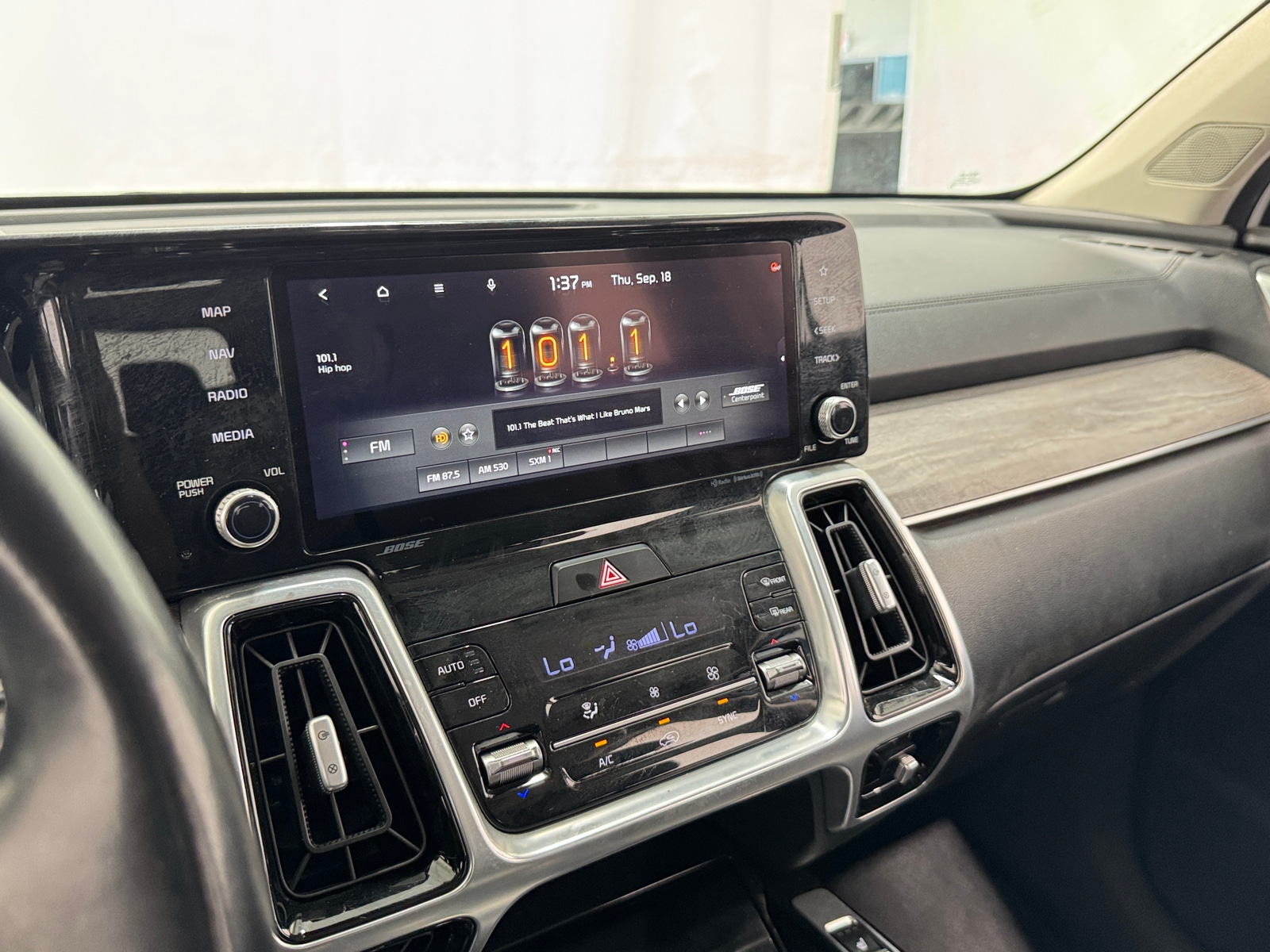 Thumbnail: 2021 Kia Sorento - 3