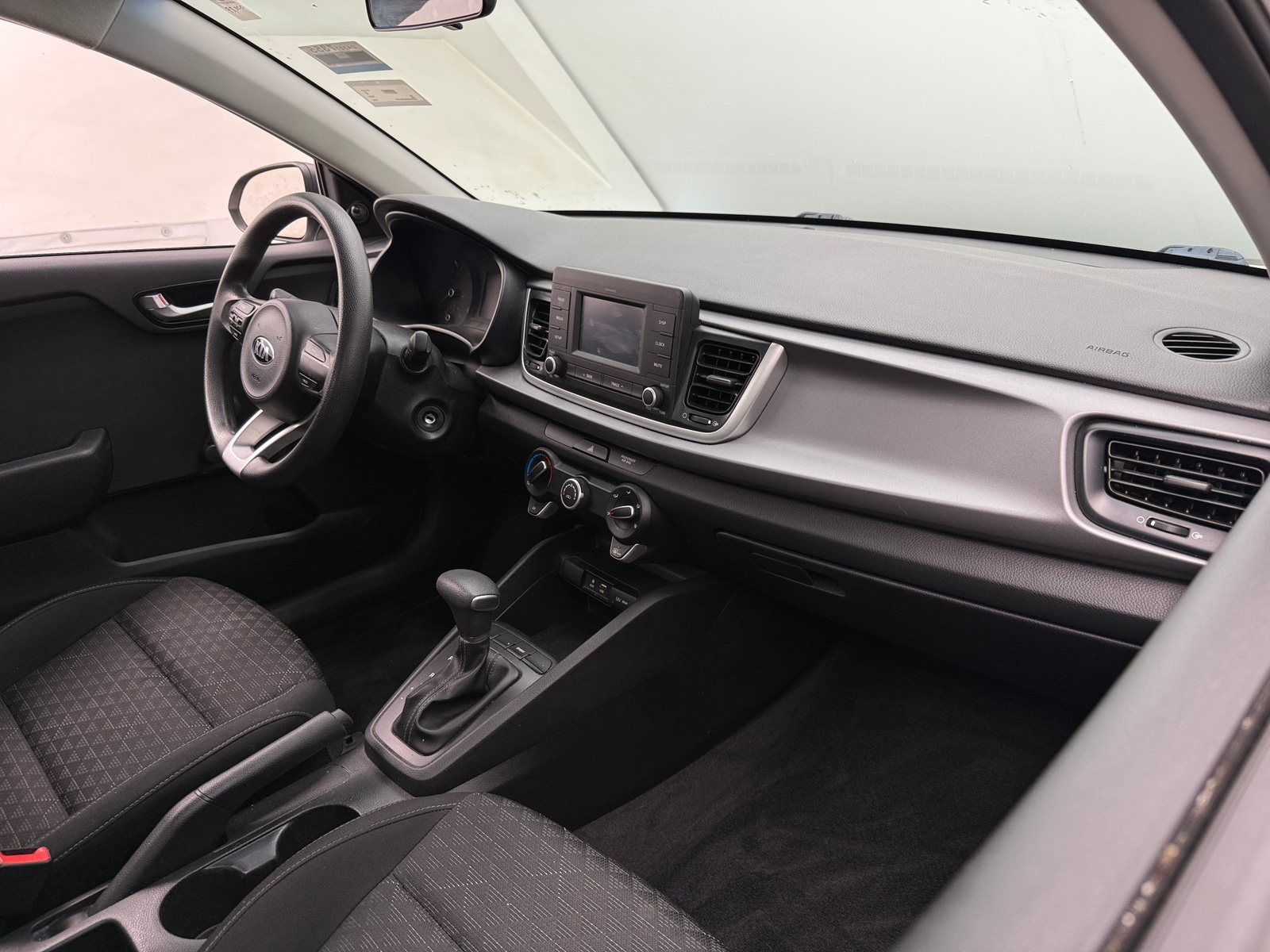 Thumbnail: 2018 Kia Rio - 3
