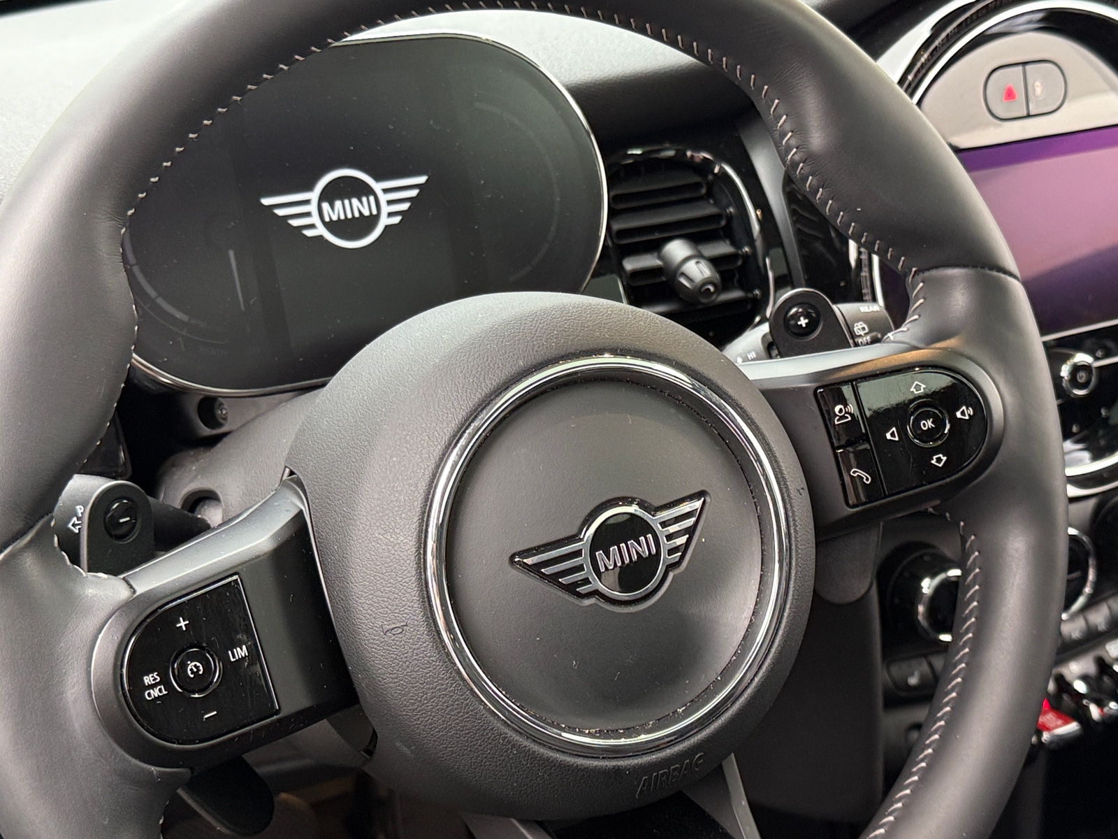 Thumbnail: 2024 MINI Cooper Hardtop - 3