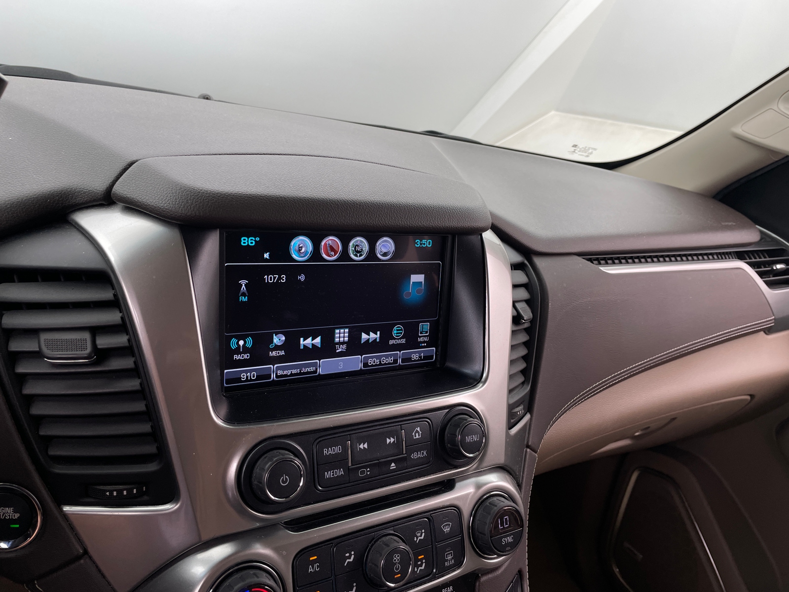 Thumbnail: 2017 Chevrolet Suburban - 3
