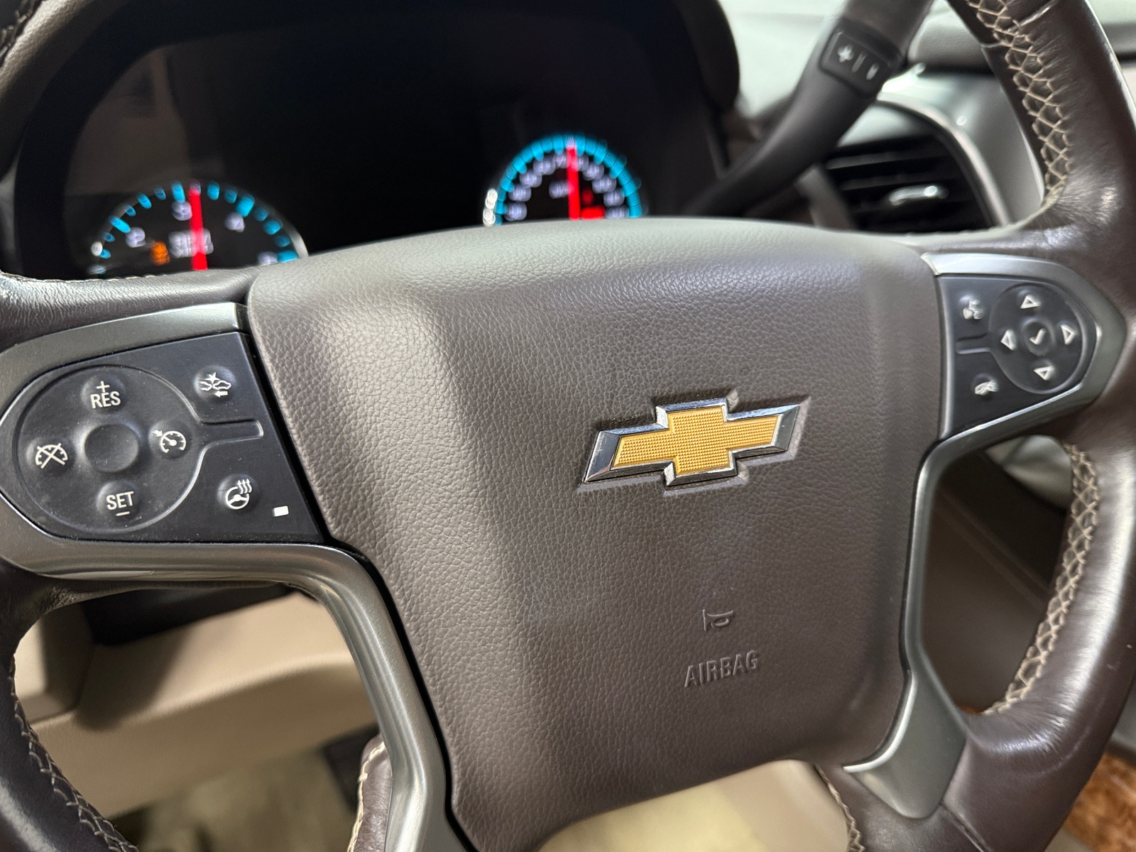 Thumbnail: 2018 Chevrolet Suburban - 4