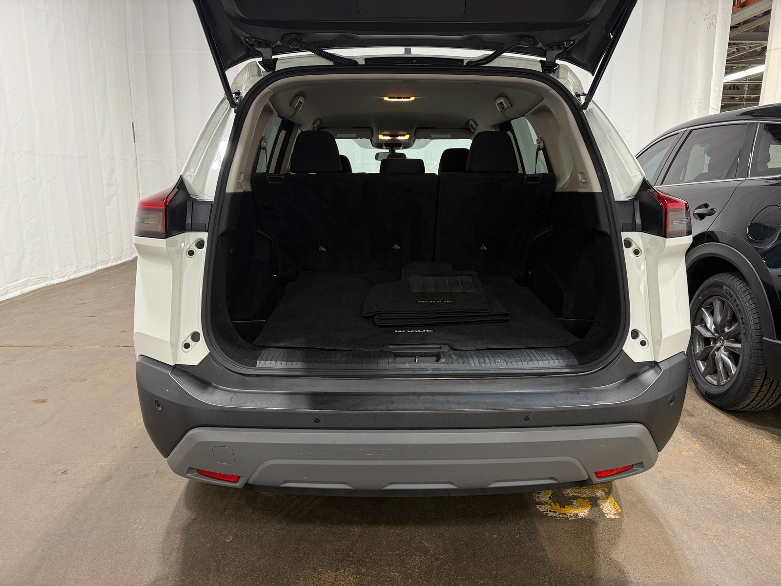 Thumbnail: 2023 Nissan Rogue - 7