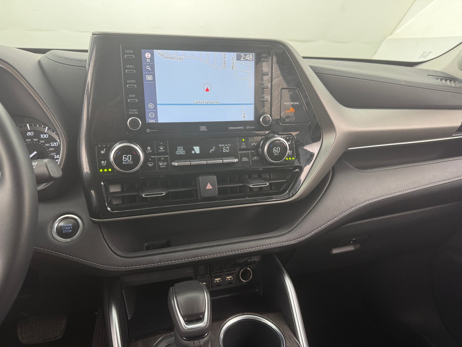 Thumbnail: 2020 Toyota Highlander - 3