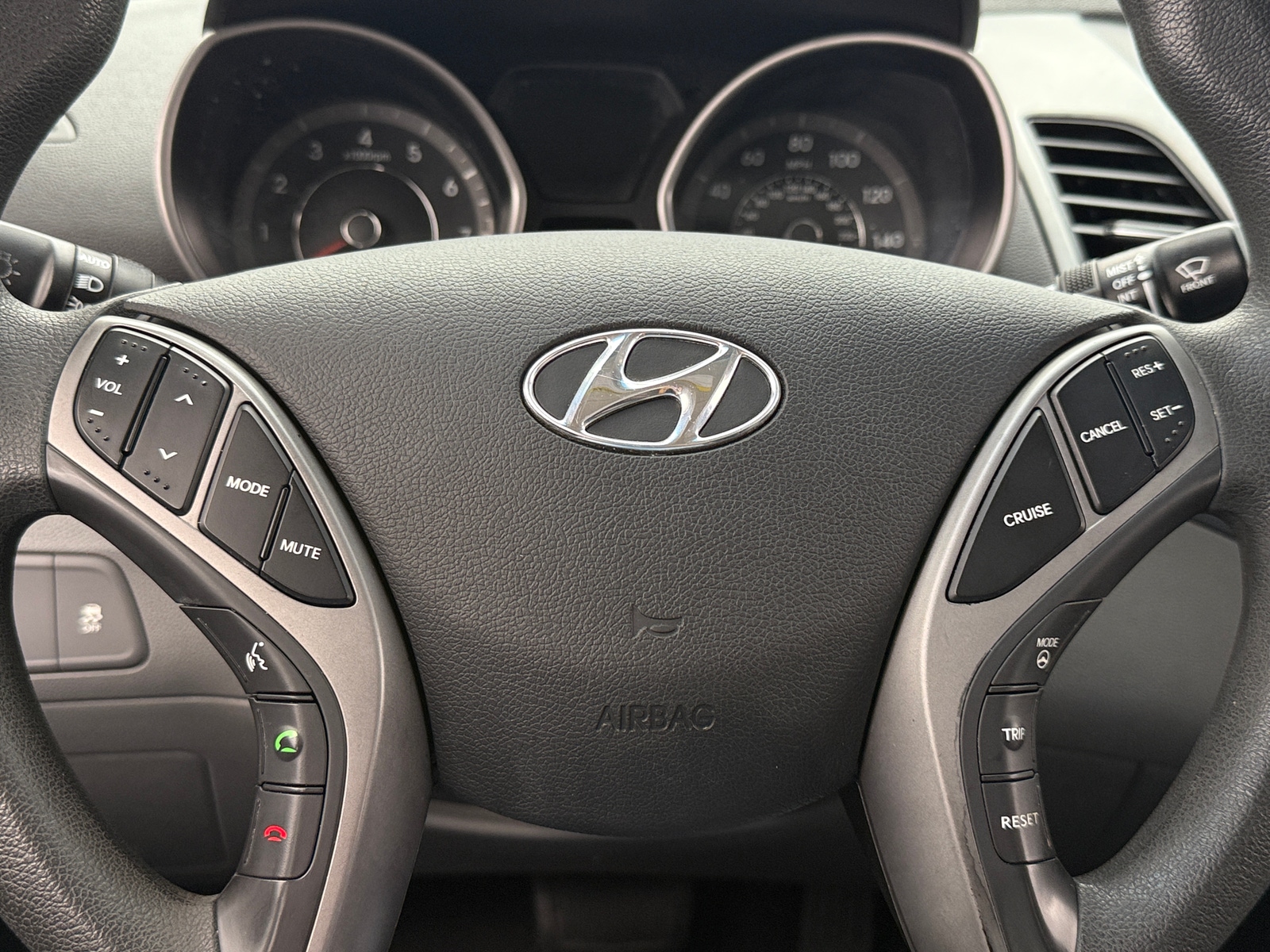 Thumbnail: 2015 Hyundai Elantra - 5
