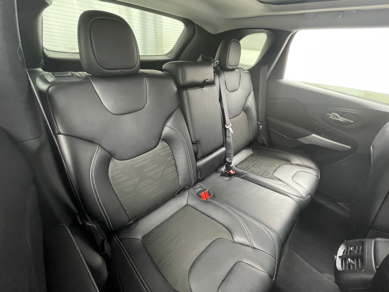 Thumbnail: 2022 Jeep Cherokee - 6