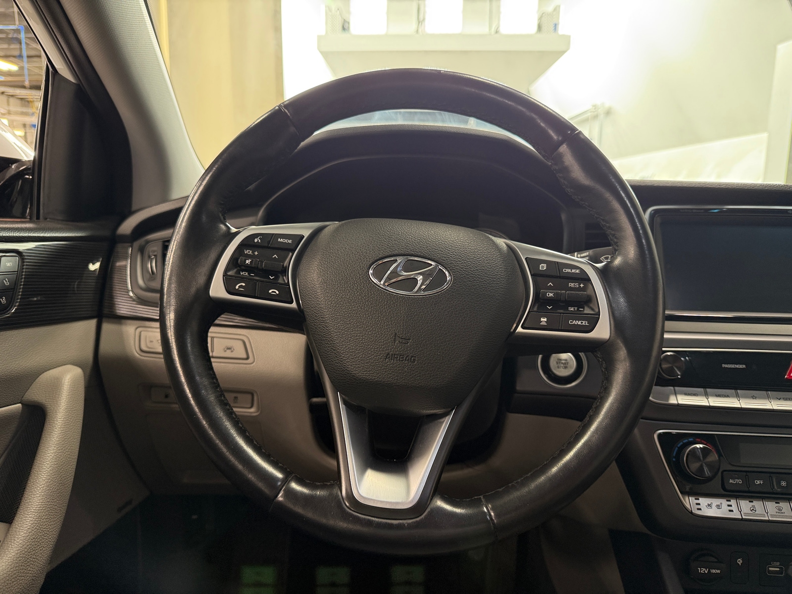 Thumbnail: 2019 Hyundai Sonata - 4