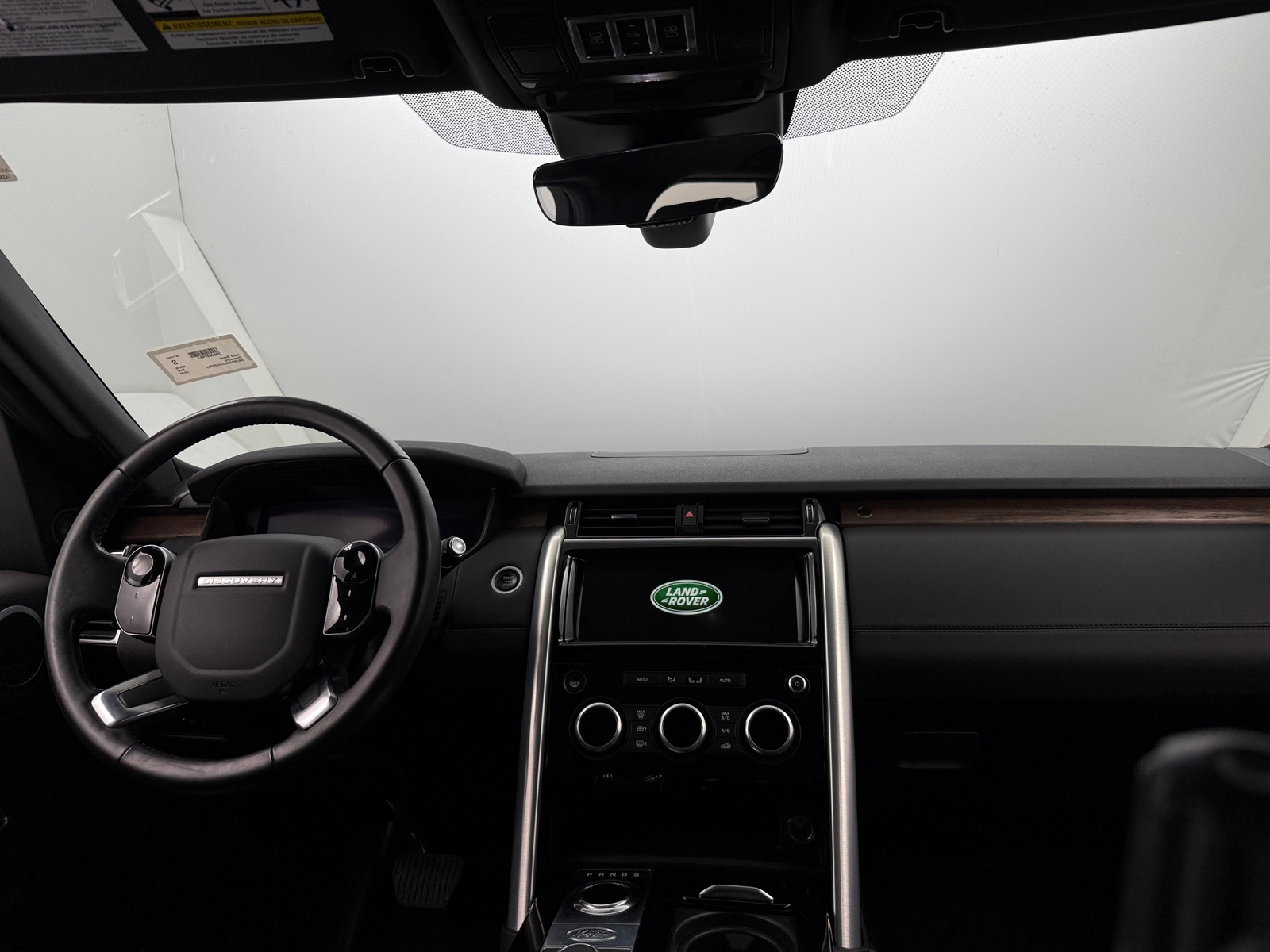 Thumbnail: 2020 Land Rover Discovery - 2