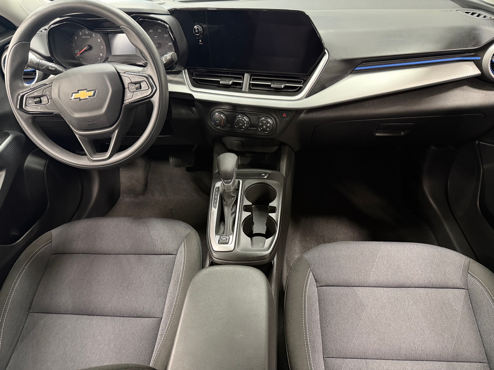 Thumbnail: 2025 Chevrolet Trax - 3