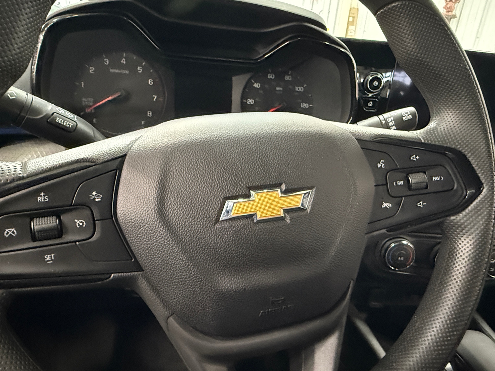 Thumbnail: 2025 Chevrolet Trax - 5
