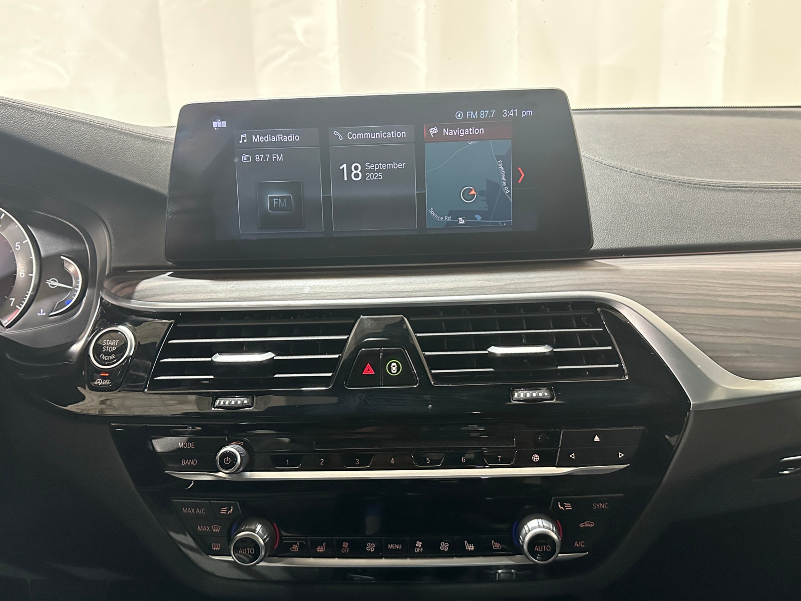 Thumbnail: 2017 BMW 5 Series - 3