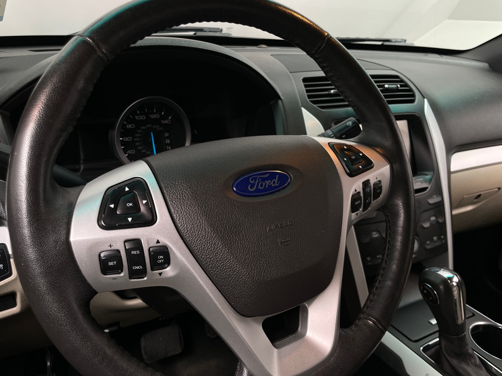 Thumbnail: 2015 Ford Explorer - 5