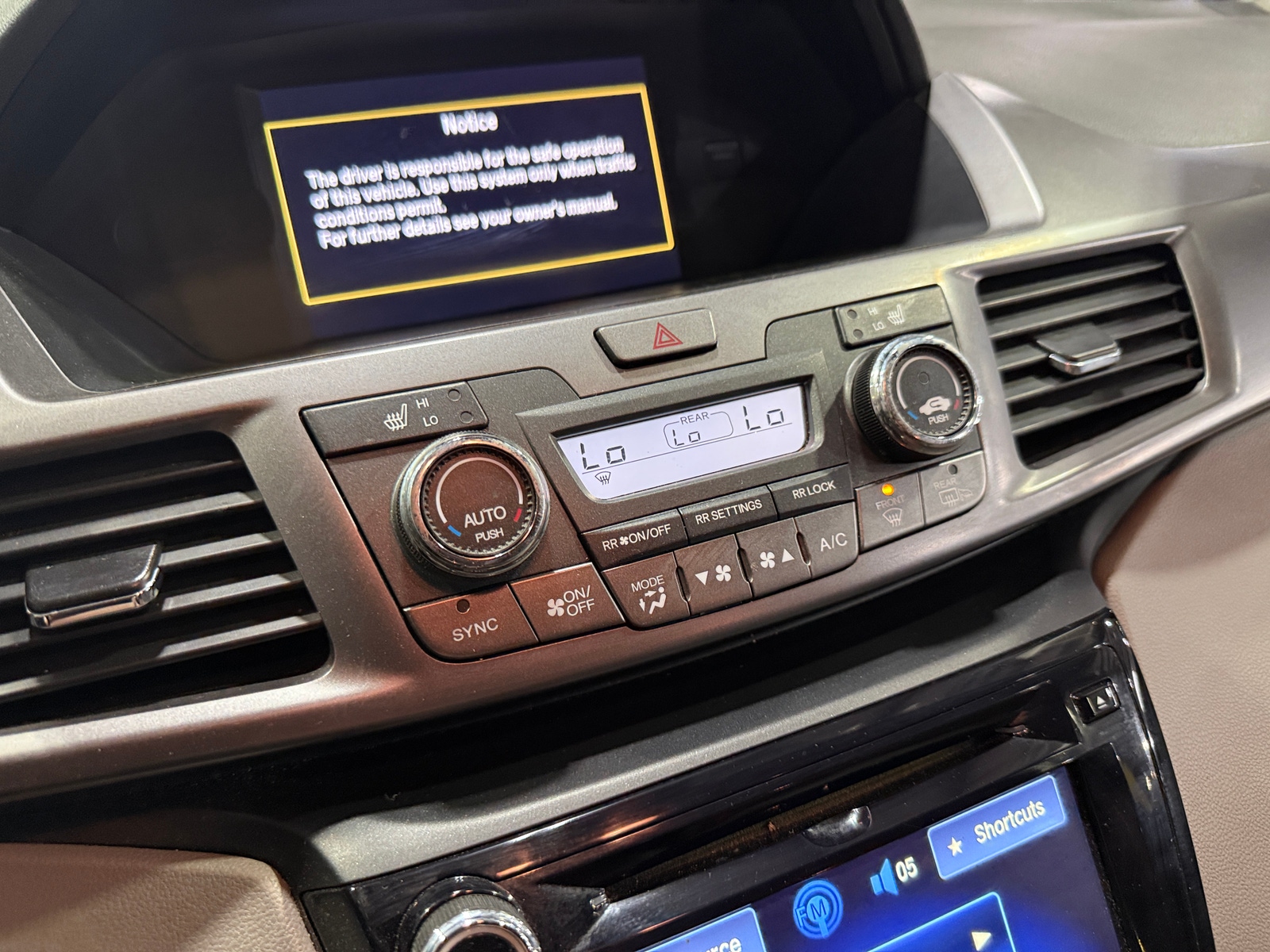 Thumbnail: 2014 Honda Odyssey - 3